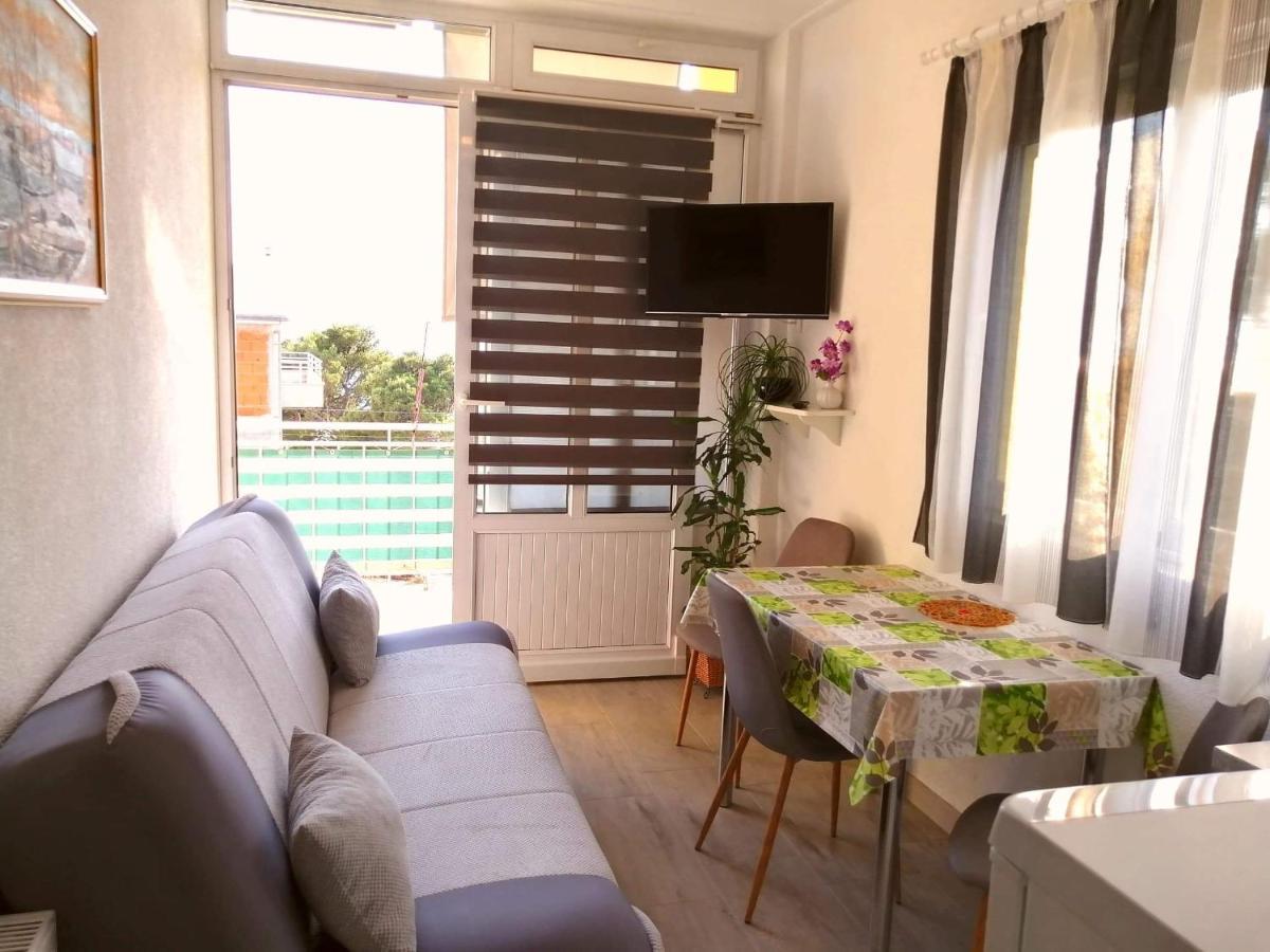 Maja Lägenhet Makarska Exteriör bild