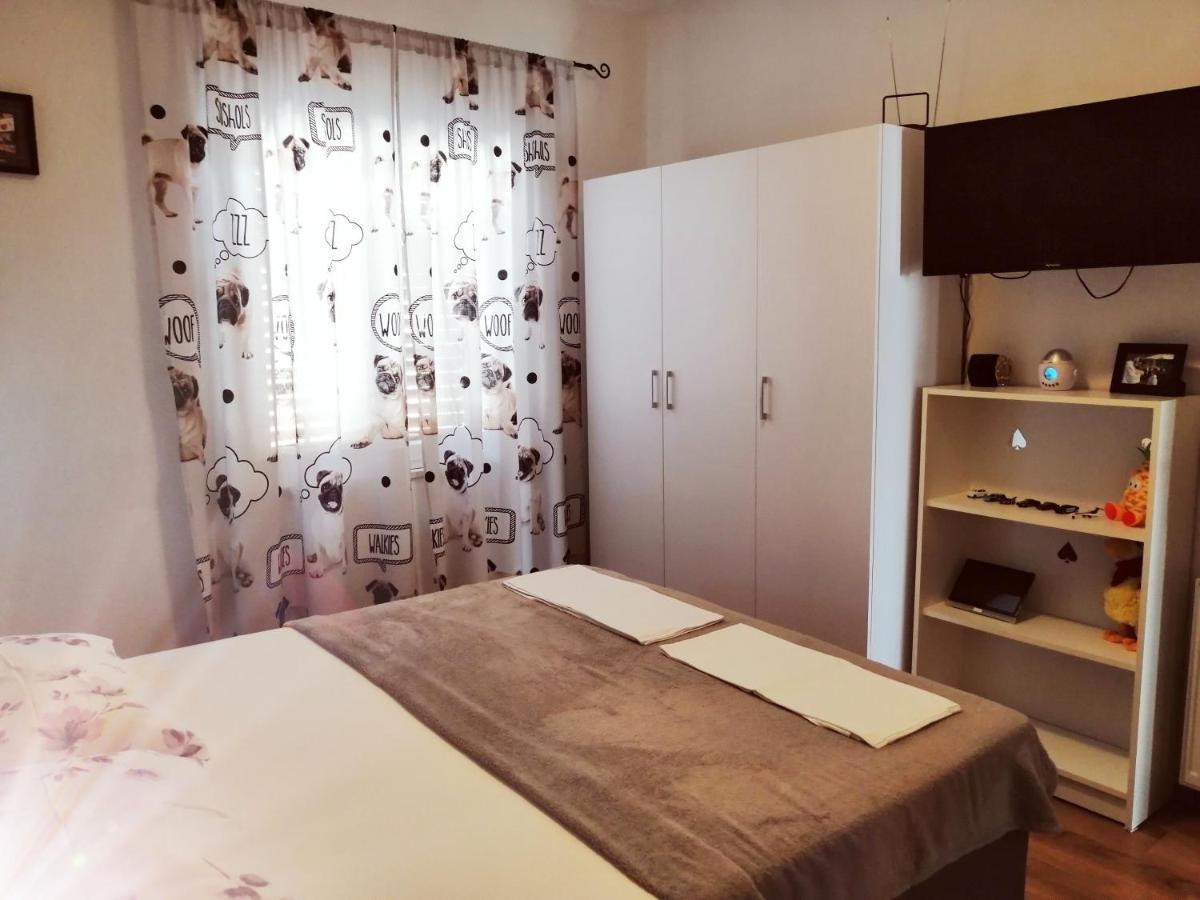 Maja Lägenhet Makarska Exteriör bild