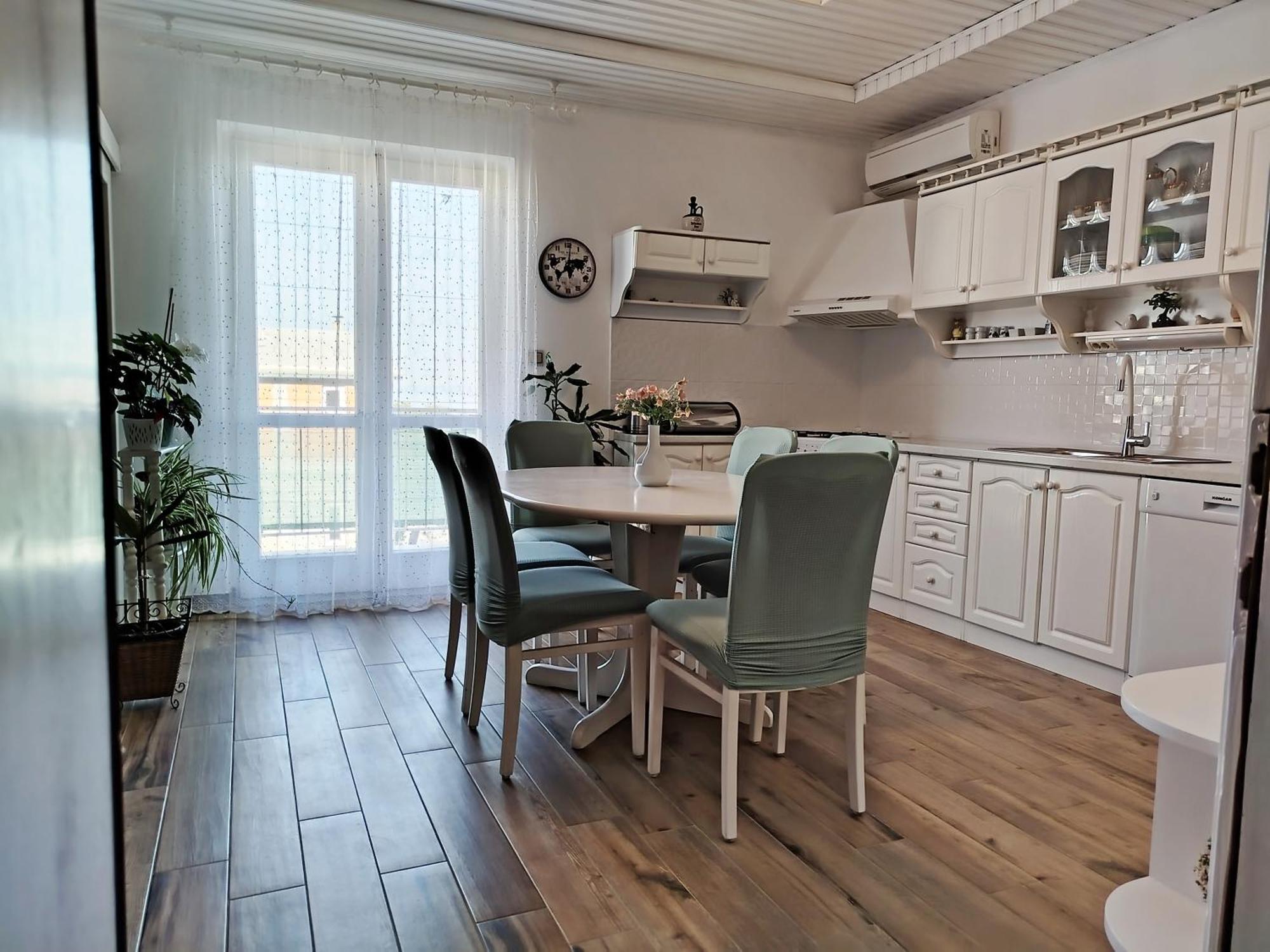 Maja Lägenhet Makarska Exteriör bild